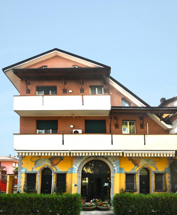 Borromeo Residenze Service S.A.S Peschiera Borromeo Exterior photo